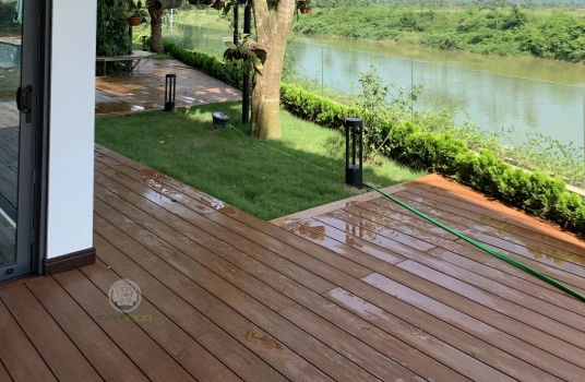 How to Choose the Best Slip-Resistant Composite Decking